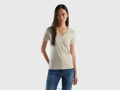 beige Benetton kvinner t-skjorte i ren bomull med v-hals 20TRB3917