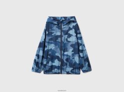 blå Benetton barn regnbeskyttelsesmønstret jakke 20TRB4737