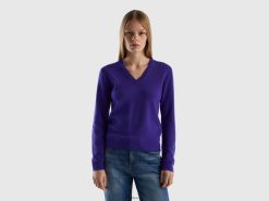 blå Benetton kvinner dypblå v-halsgenser i ren merinoull 20TRB3677