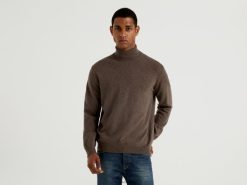 brun Benetton menn brun turtleneck i ren merinoull 20TRB1163