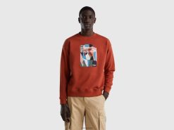 brun Benetton menn varm hettegenser med trykk 20TRB4522