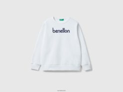 hvit Benetton barn genser med logotrykk 20TRB1856