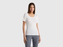 kremhvit Benetton kvinner ribbet t-skjorte i slim fit 20TRB4195