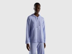 lavendel Benetton kvinner lyseblå genser i kashmirblanding med hette 20TRB4