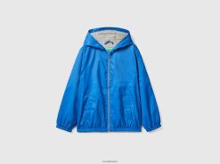 lyseblå Benetton barn lett jakke med hette 20TRB4750