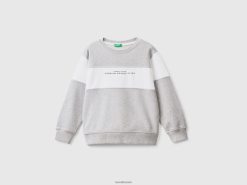 lysegrå Benetton barn colour block sweatshirt med trykk 20TRB1852