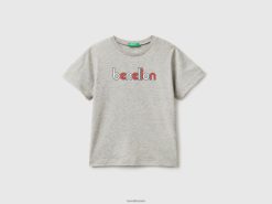 lysegrå Benetton barn t-skjorte med trykk i 100 % økologisk bomull 20TRB2155