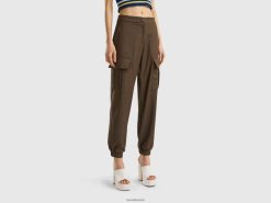 militærgrønt Benetton kvinner flowy cargo bukser 20TRB4098