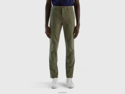 militærgrønt Benetton kvinner grønn slim fit chinos 20TRB1437