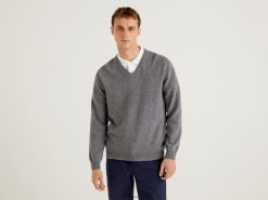 mørkegrå Benetton menn mørkegrå v-halsgenser i ren merinoull 20TRB6044