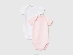 myk rosa Benetton barn to kortermede bodyer i økologisk bomull 20TRB3210